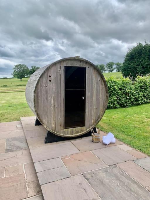 Coed Farm-Hot Tub-Sleeps 12-Near Brecon Villa Buitenkant foto